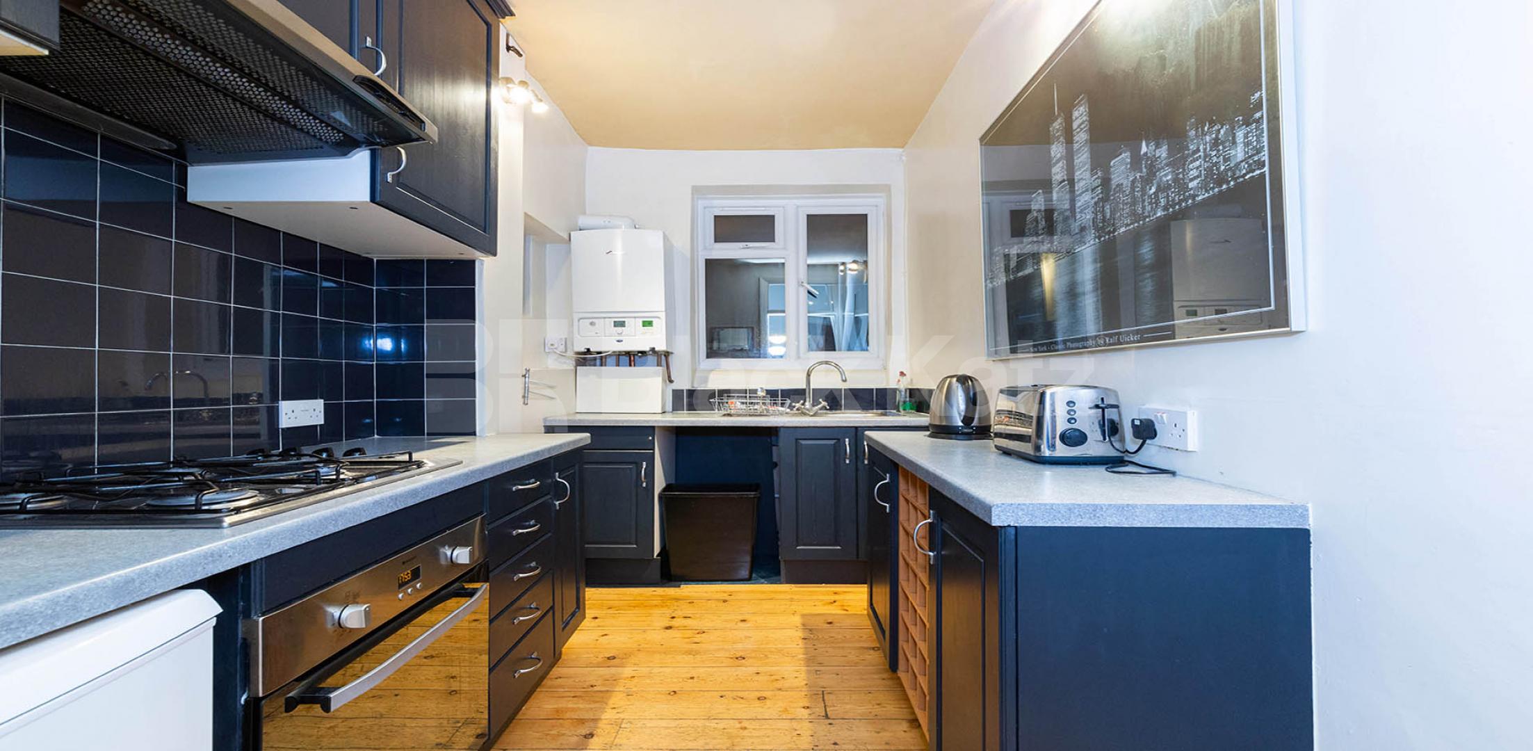 			2 Bedroom, 1 bath, 1 reception Flat			 Pentonville Road, ISLINGTON